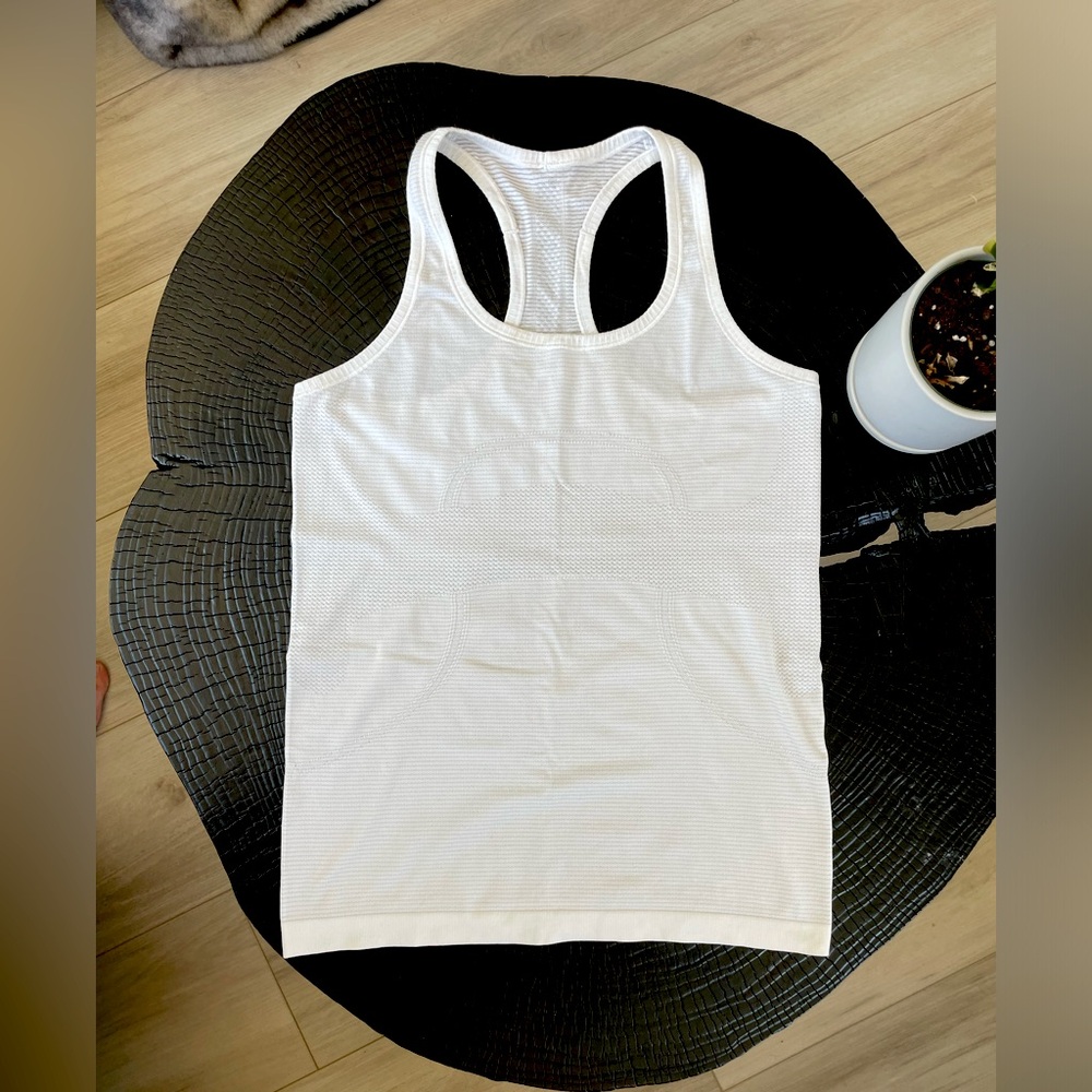 Lululemon Swiftly Tech Racerback White Size 8 Like New